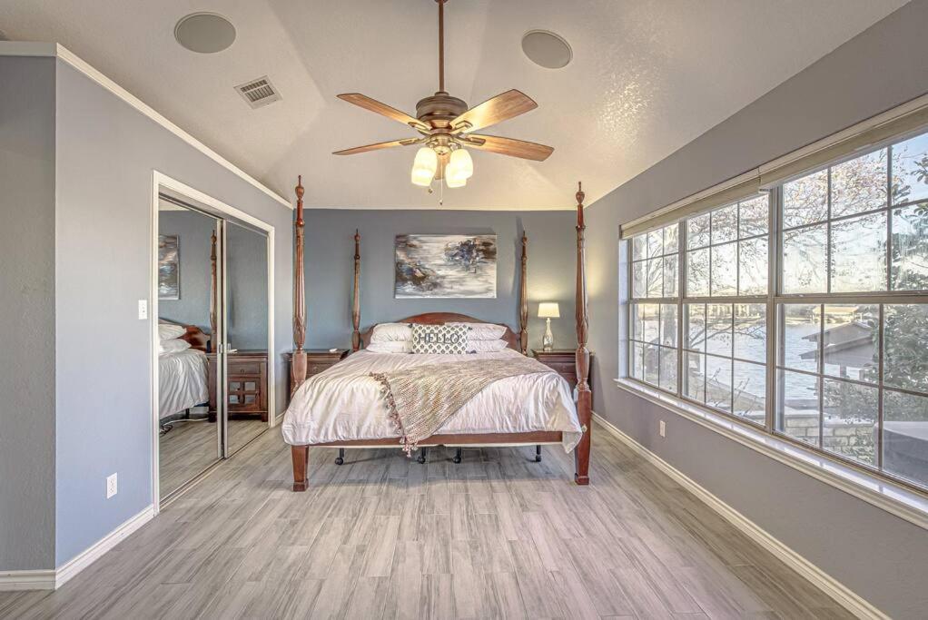 Lakeside Gem Sleeps 12 with Boat Dock and Lake Access - Property Image 39