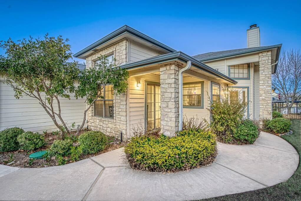 Lakeside Gem Sleeps 12 with Boat Dock and Lake Access - Property Image 44