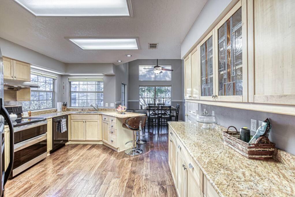 Lakeside Gem Sleeps 12 with Boat Dock and Lake Access - Property Image 3