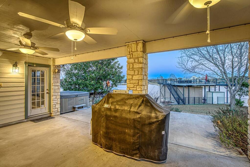 Lakeside Gem Sleeps 12 with Boat Dock and Lake Access - Property Image 6