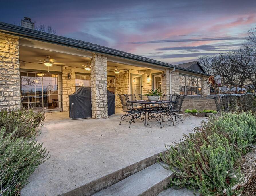 Lakeside Gem Sleeps 12 with Boat Dock and Lake Access - Property Image 16