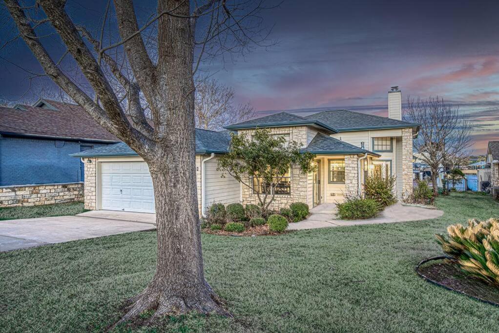 Lakeside Gem Sleeps 12 with Boat Dock and Lake Access - Property Image 19