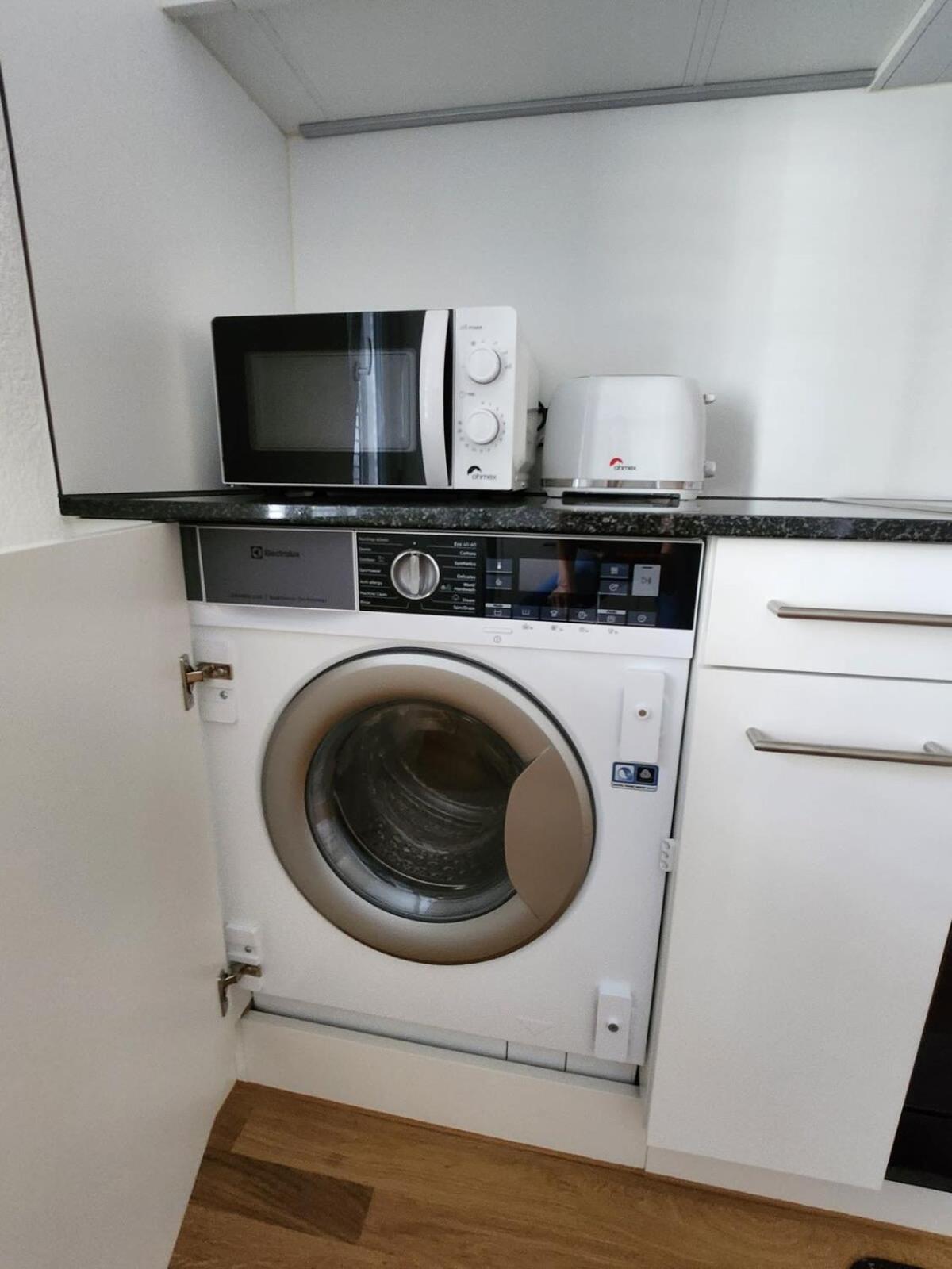 KAYA Zurich Apartment 2B - Downtown 2BR Deluxe Apt