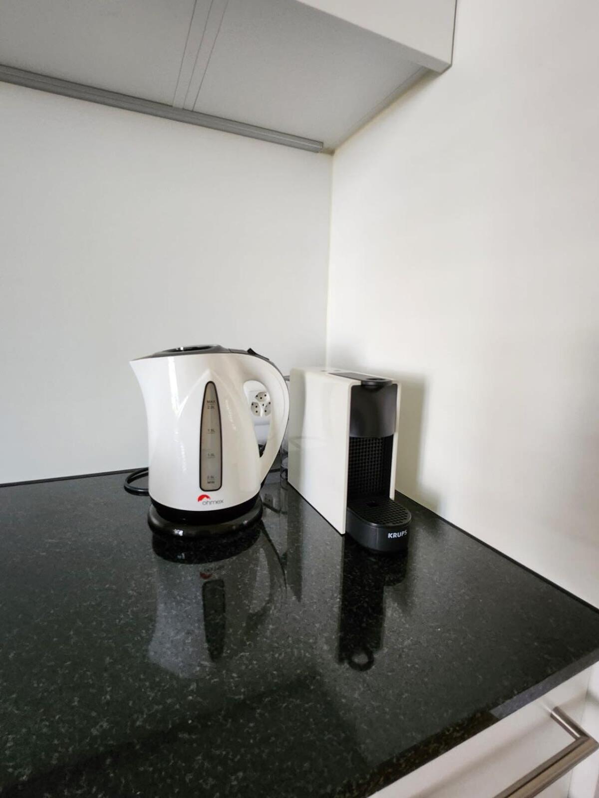 KAYA Zurich Apartment 2B - Downtown 2BR Deluxe Apt