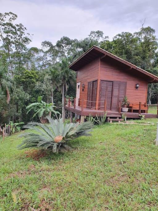 Chalé aconchegante com hidro no pé da serra