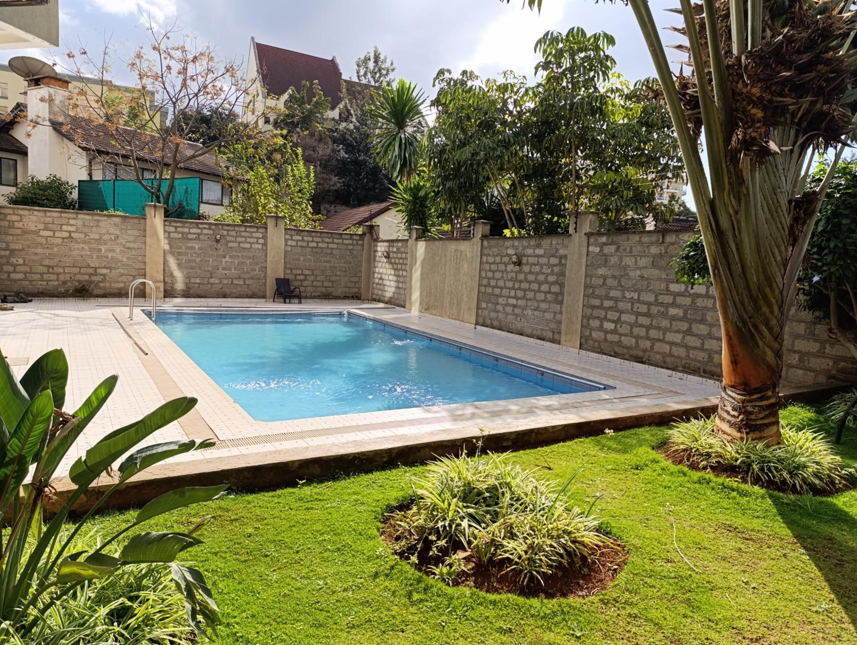 meltonia luxury suites