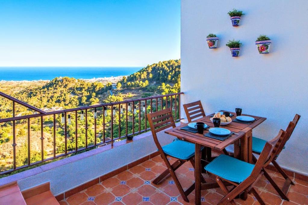 Mijas Pueblo holiday home with sea views, 3 terraces & pool view 4