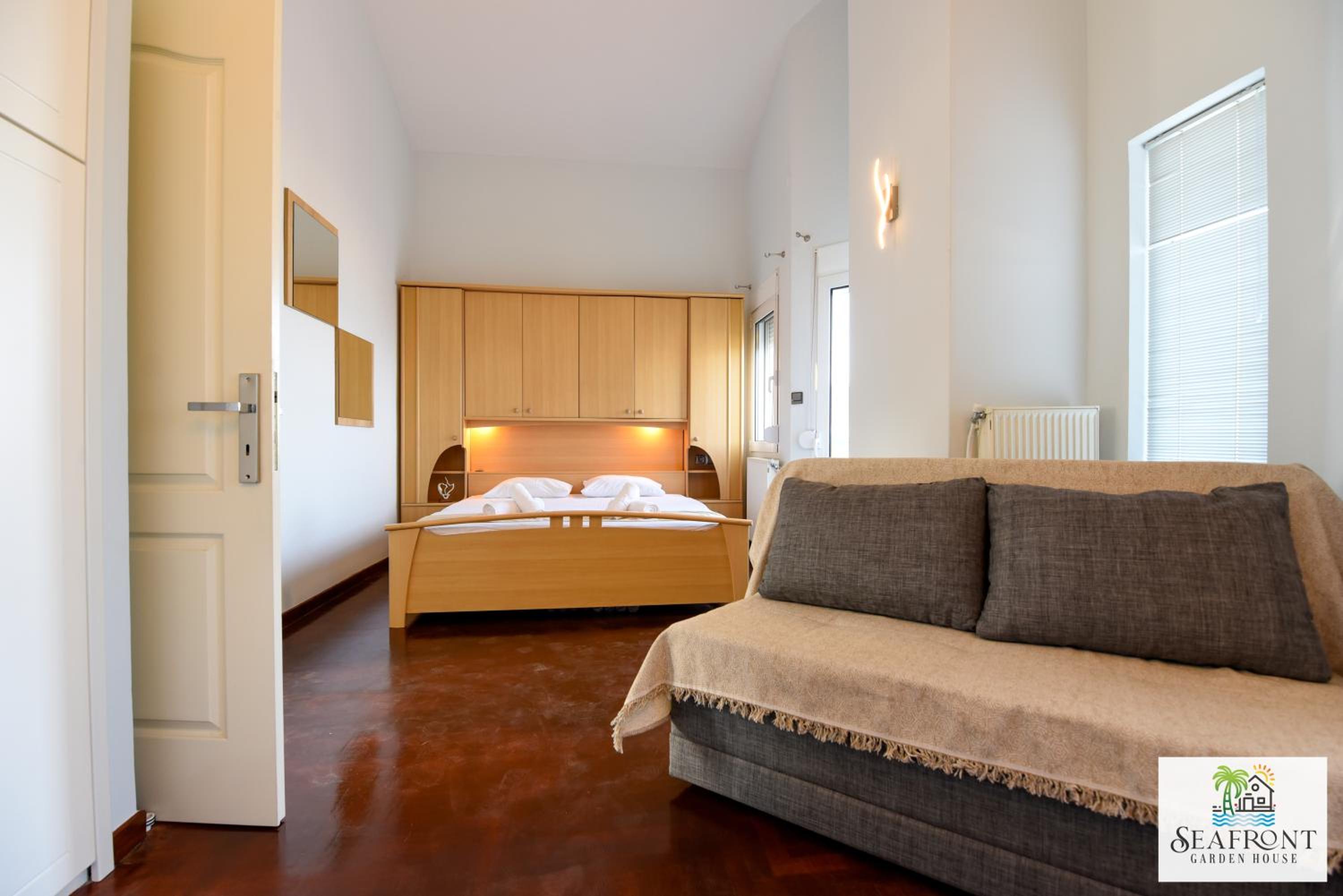 Villa SeafrontGardenHouse
