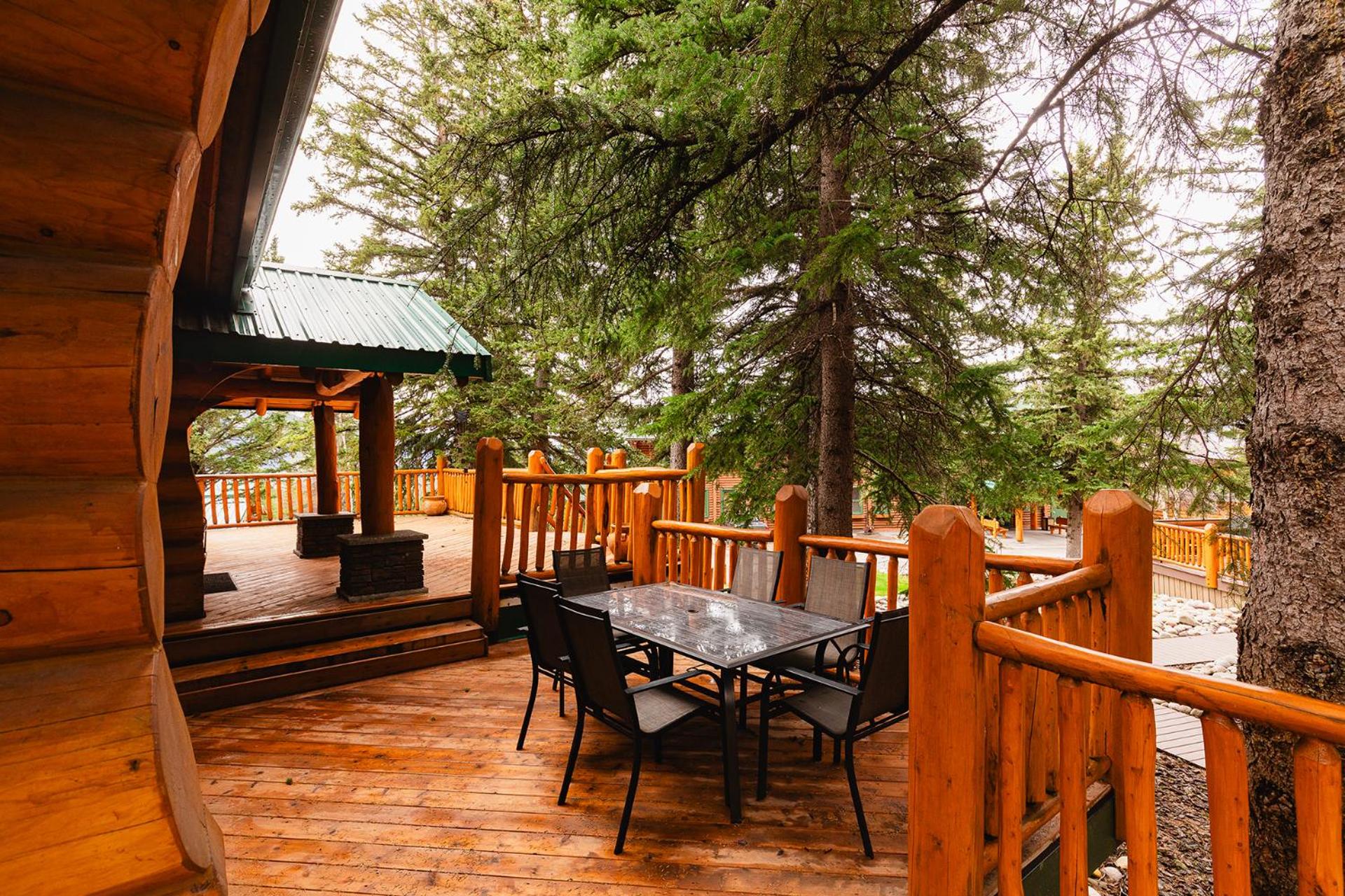 Overlander Mountain Lodge view 3