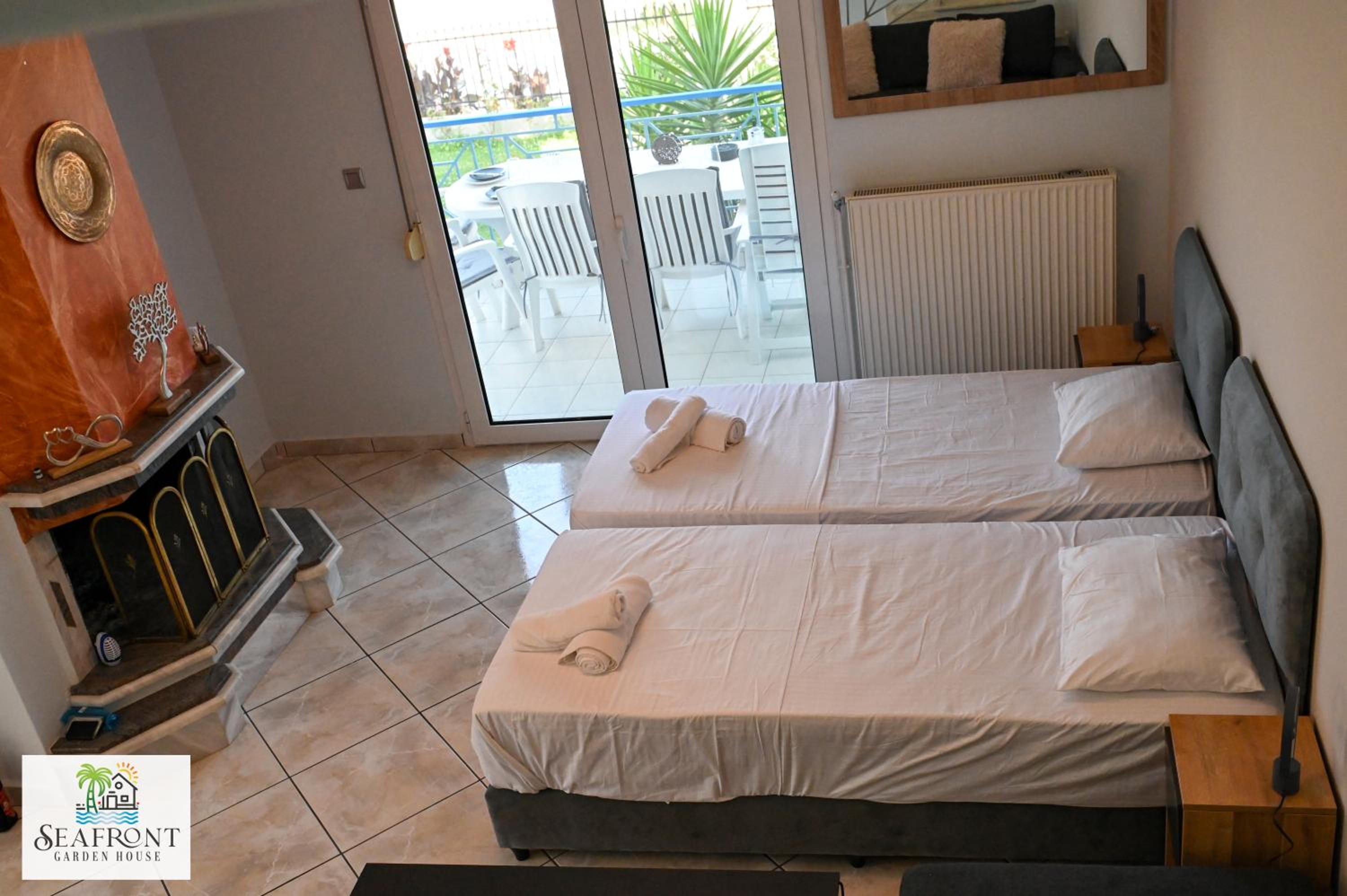 Villa SeafrontGardenHouse