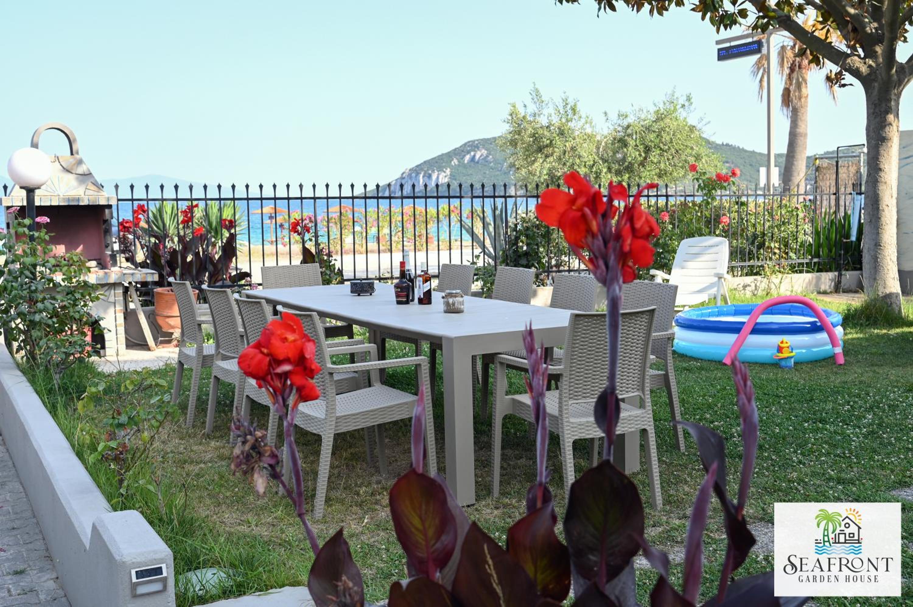 Villa SeafrontGardenHouse