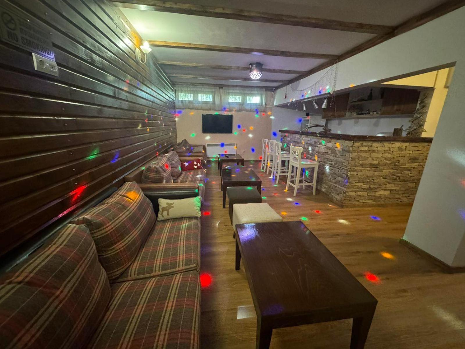 Villa Rila Borovets with Hot Pool, Jacuzzi & Sauna by BookVillaBG
