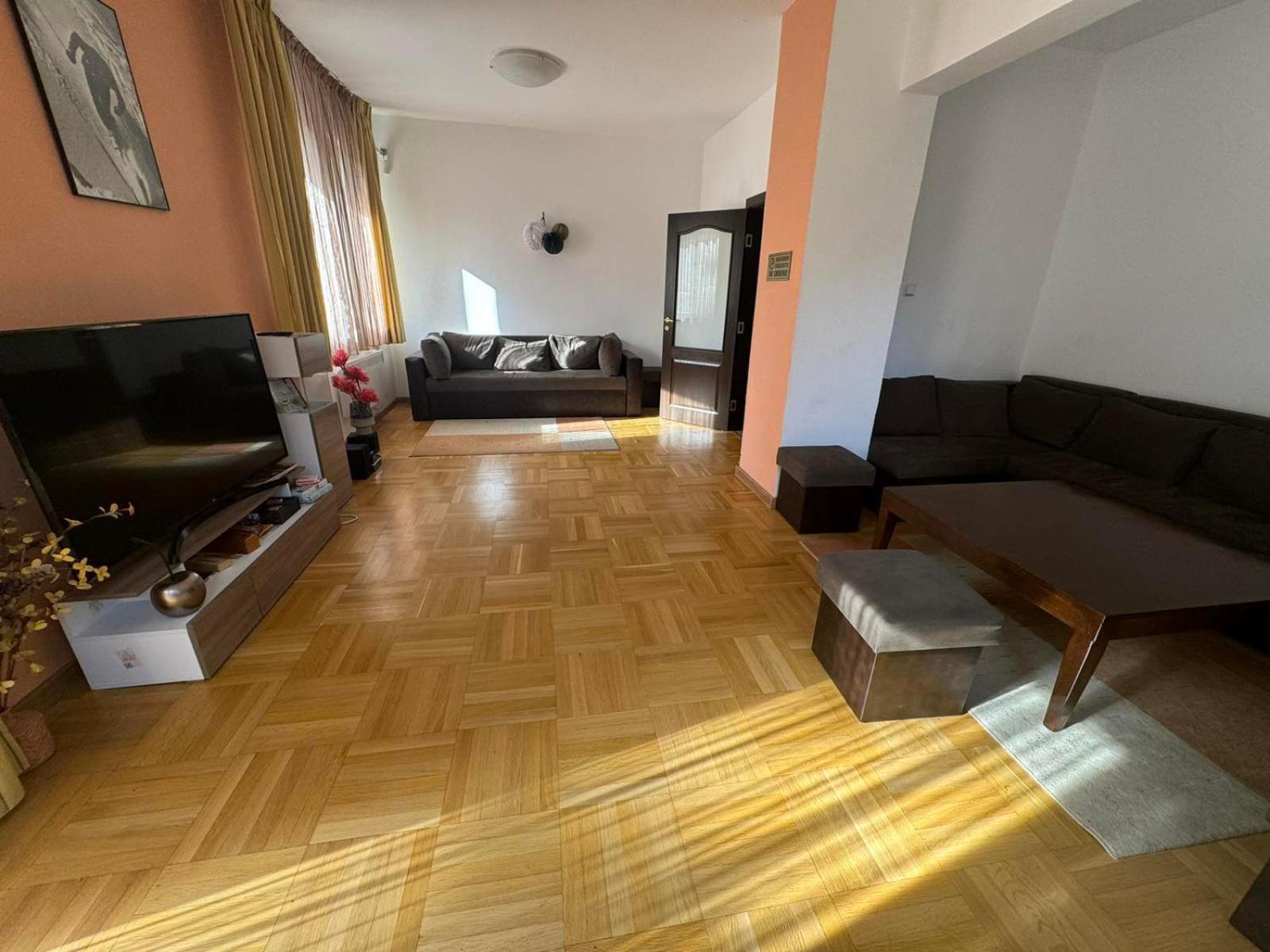 Villa Rila Borovets with Hot Pool, Jacuzzi & Sauna by BookVillaBG