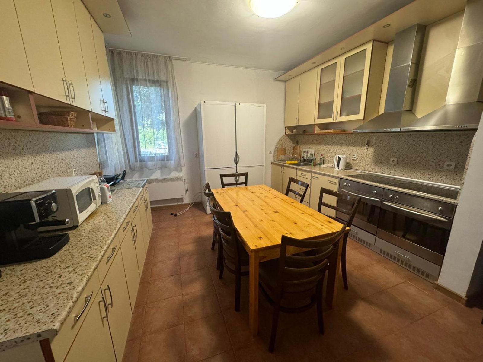 Villa Rila Borovets with Hot Pool, Jacuzzi & Sauna by BookVillaBG