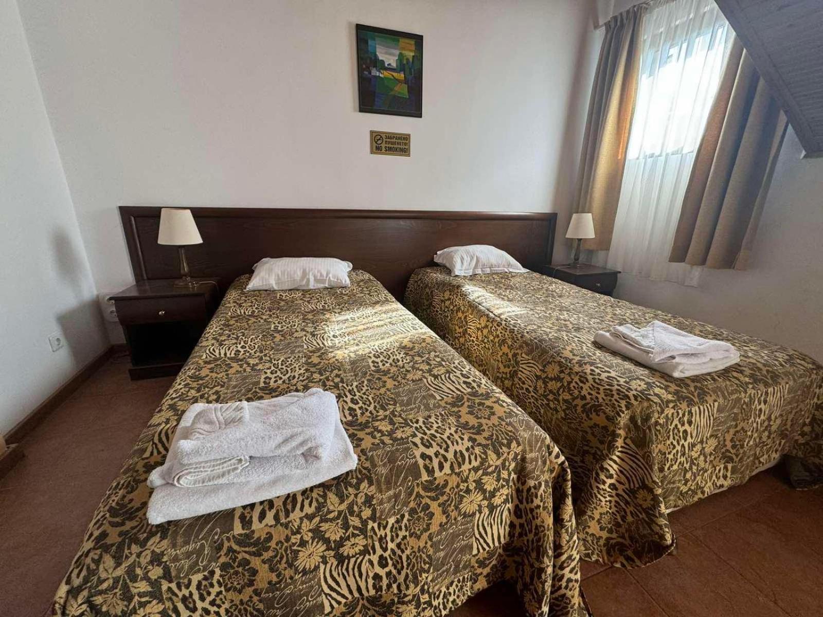 Villa Rila Borovets with Hot Pool, Jacuzzi & Sauna by BookVillaBG