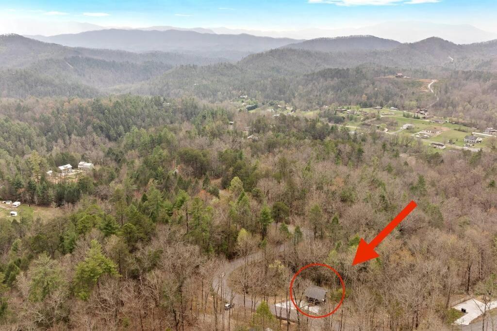 Honeymoon Couples Cabin Secluded, Hot Tub, Views view 5