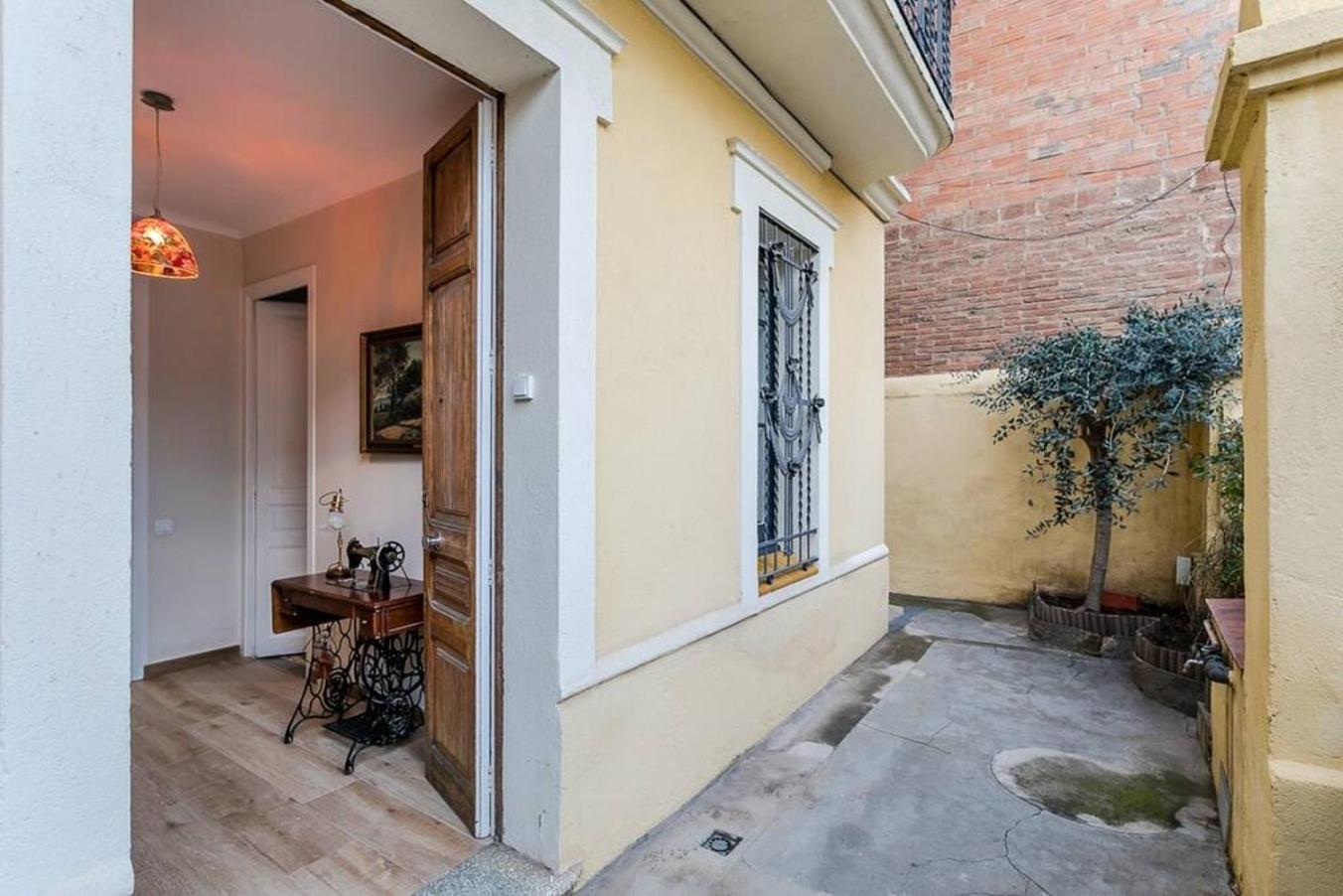Lovely Designed House Connected To Center