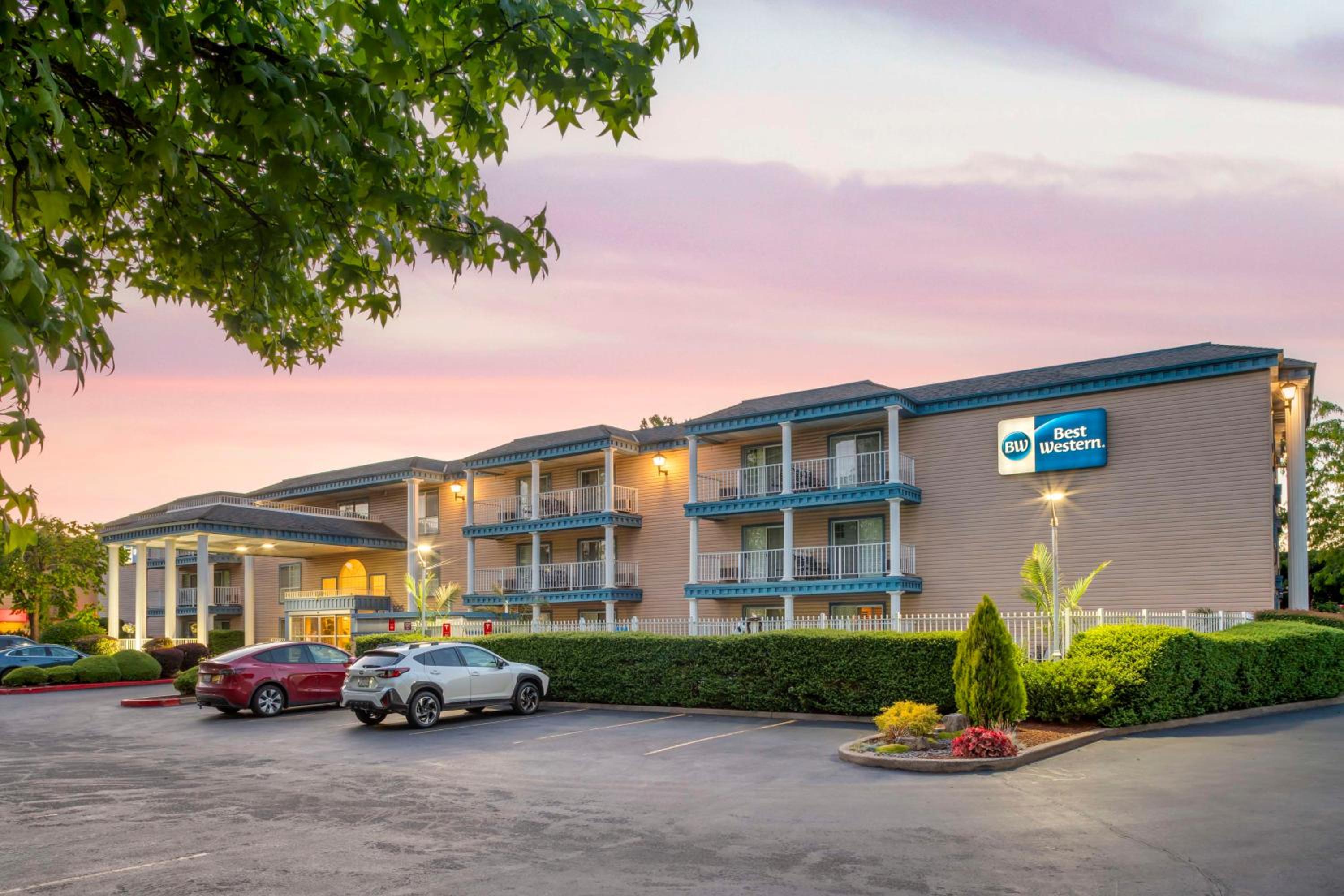 Albany Vacations - Best Western Corvallis - Property Image 1
