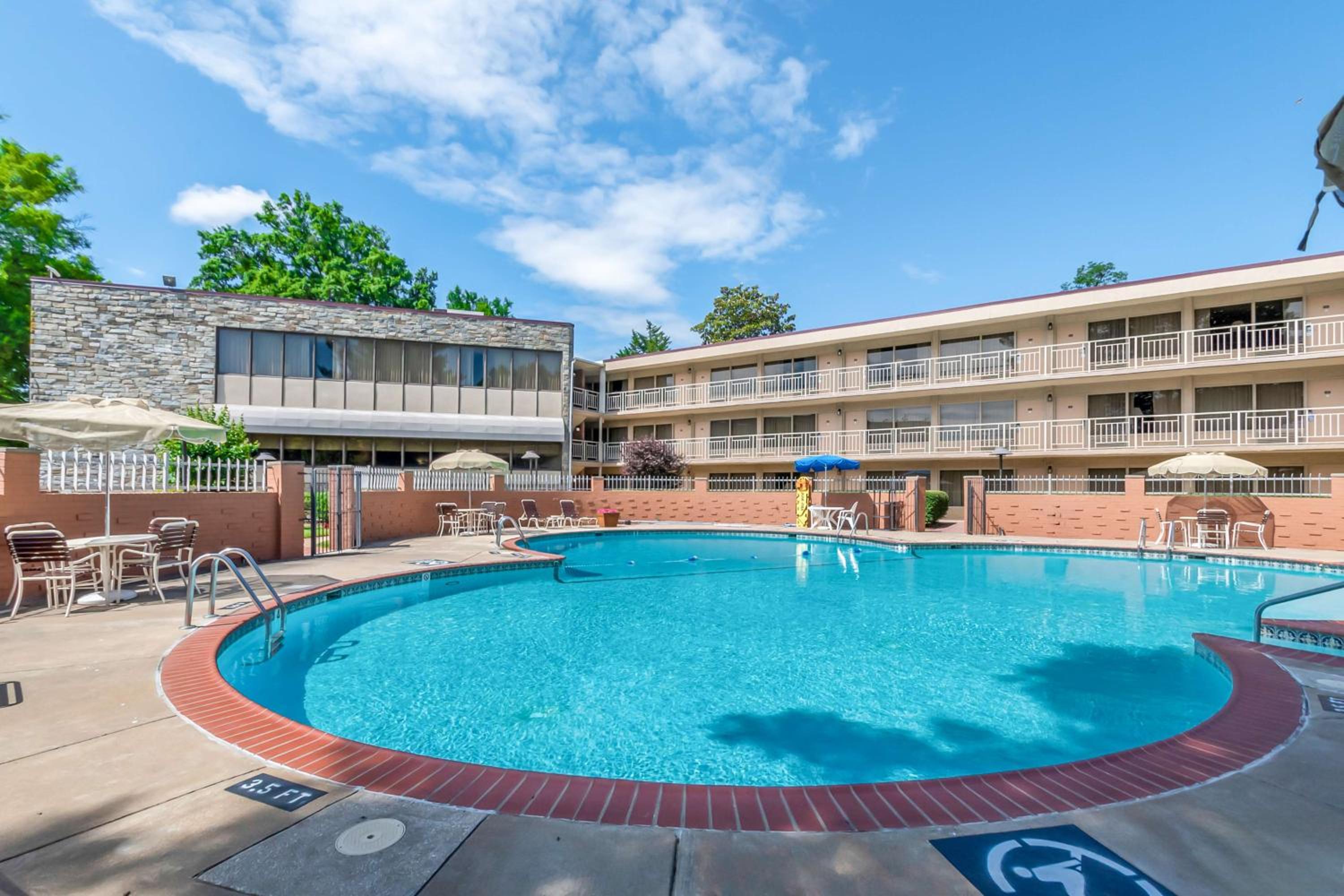 Best Western Fairfax City - Property Image 6