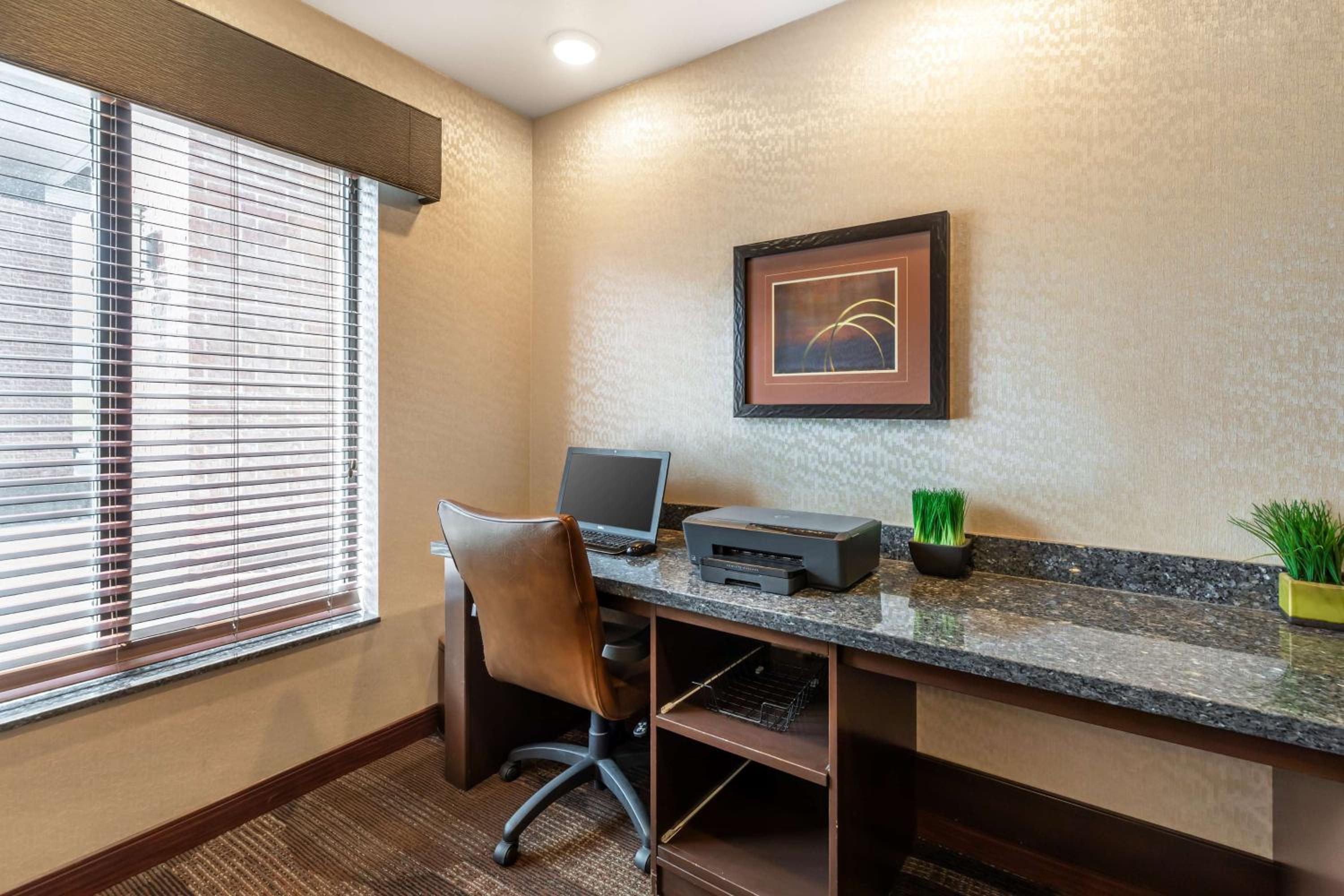 Casper Vacations - Best Western PLUS Casper Inn  Suites - Property Image 5