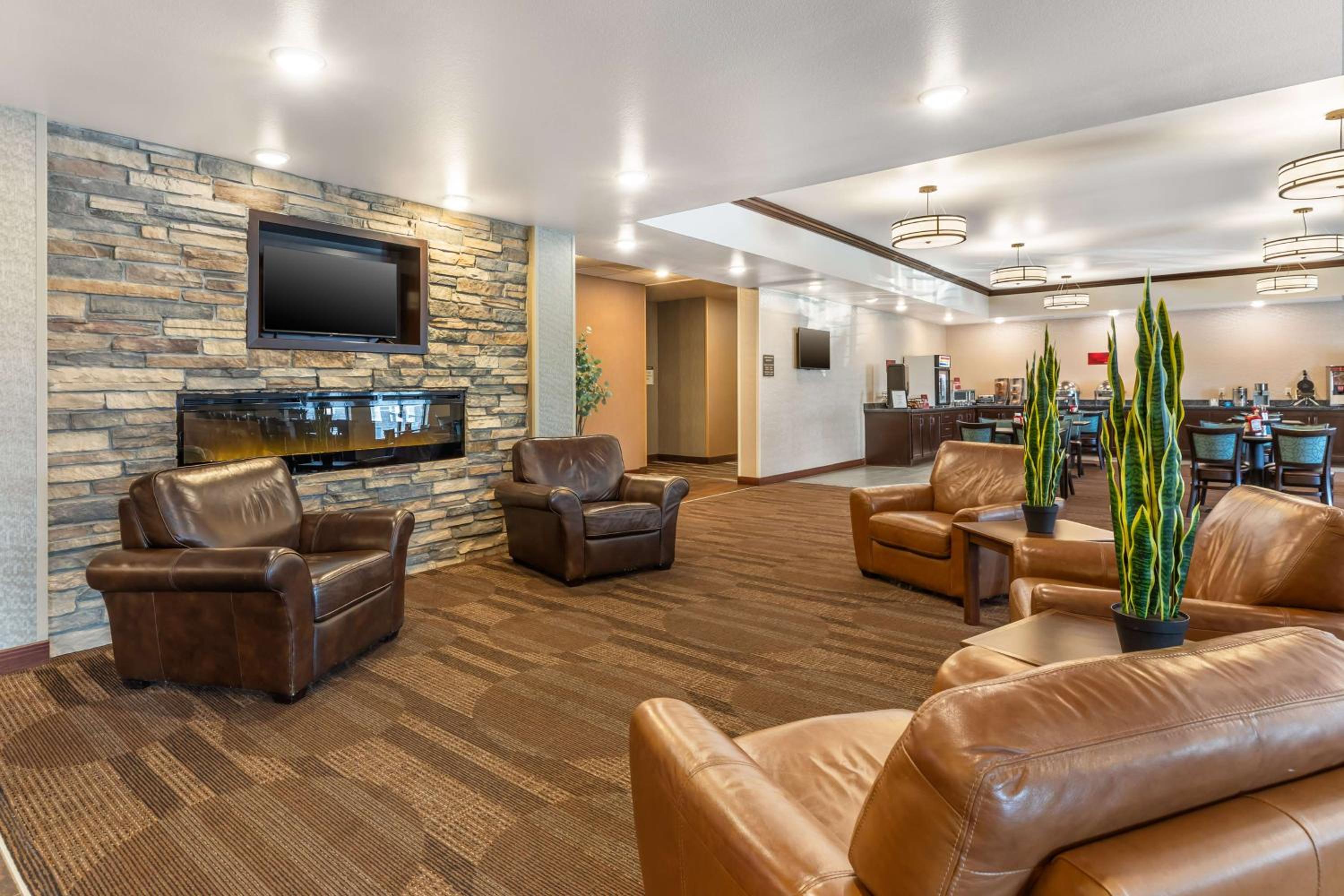 Casper Vacations - Best Western PLUS Casper Inn  Suites - Property Image 2