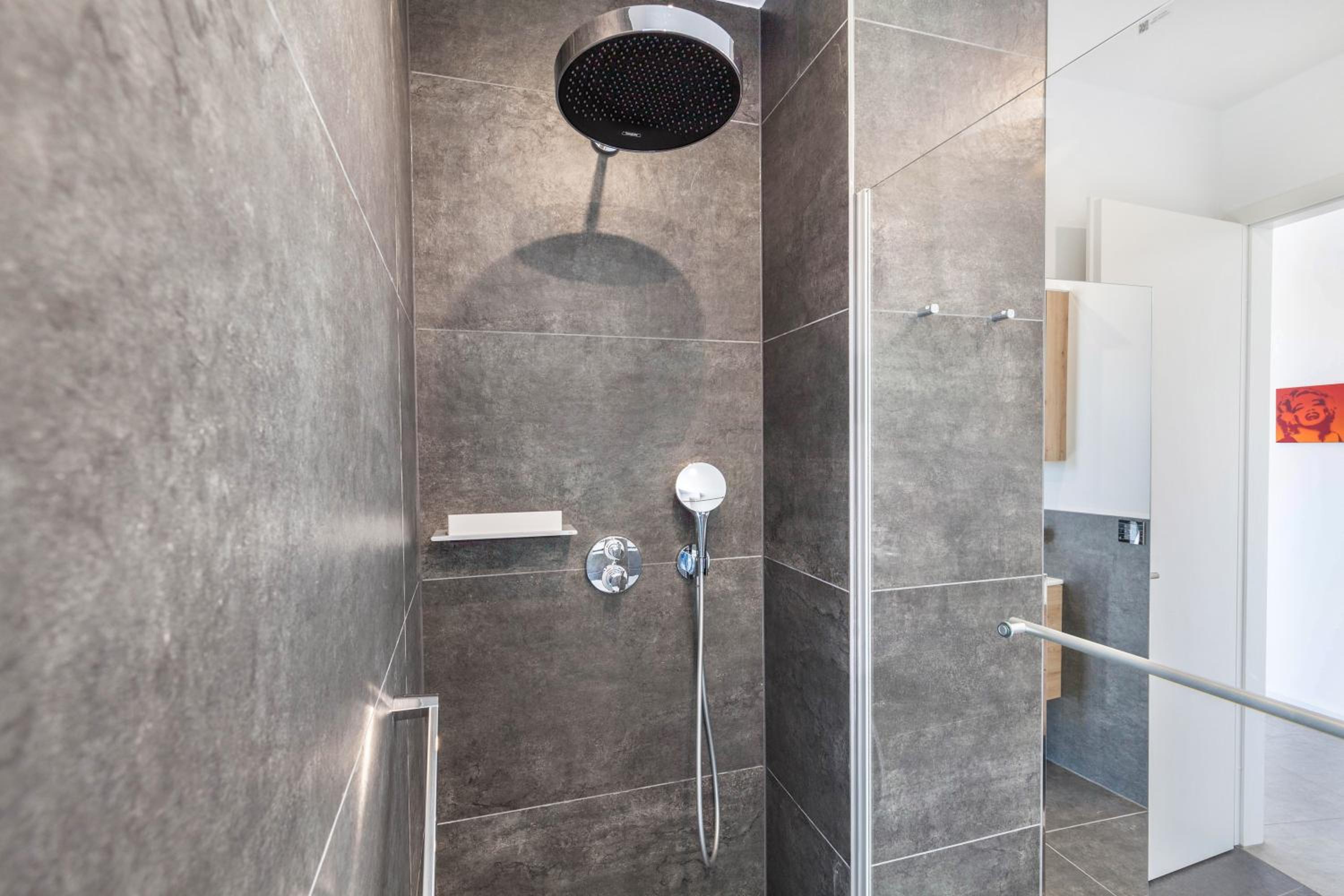 Modern, Cityview, Penthouse Yiwoo