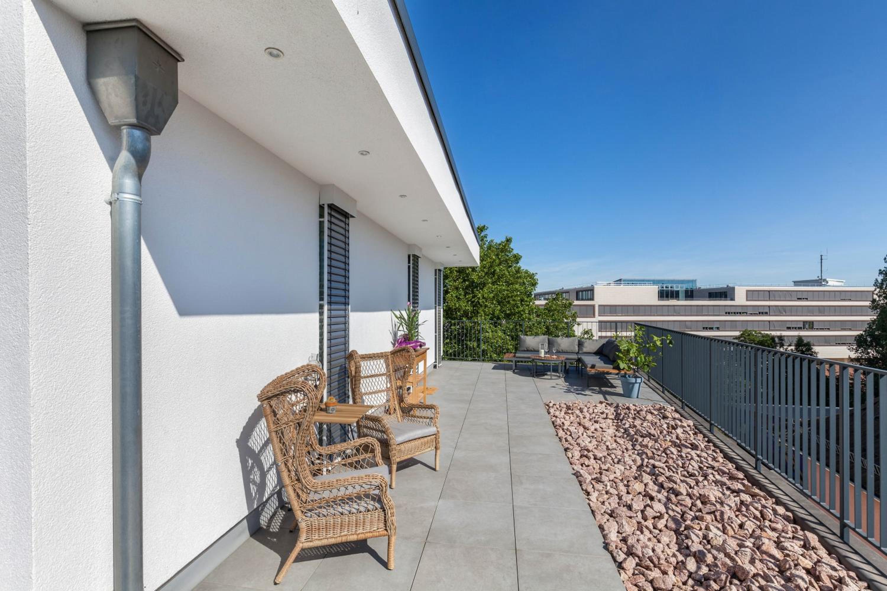 Modern, Cityview, Penthouse Yiwoo