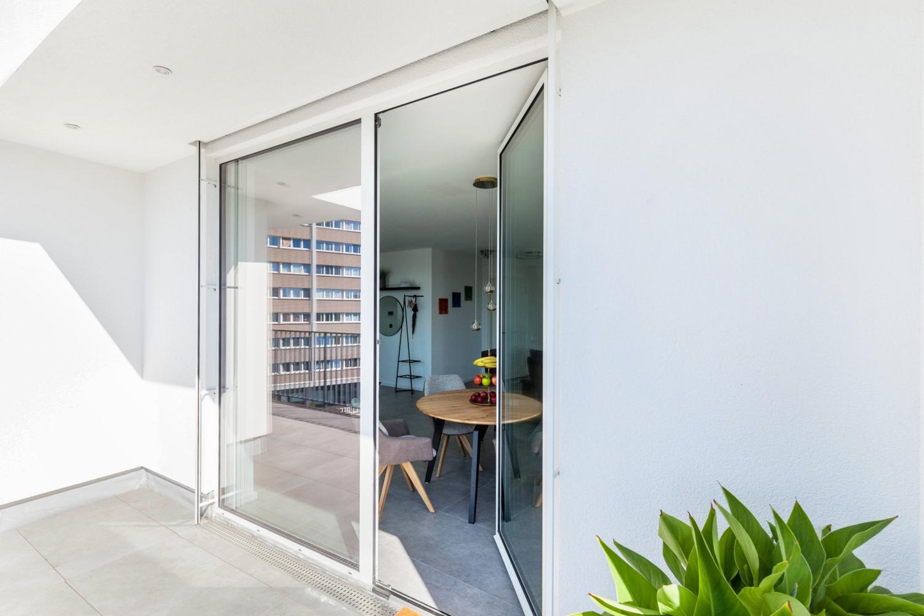 Modern, Cityview, Penthouse Yiwoo