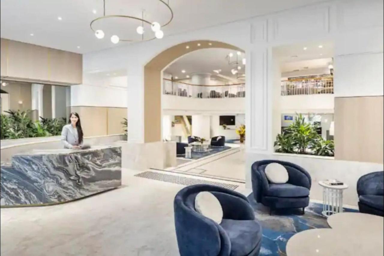 Spectacular Apartment with Harbour Bridge Views