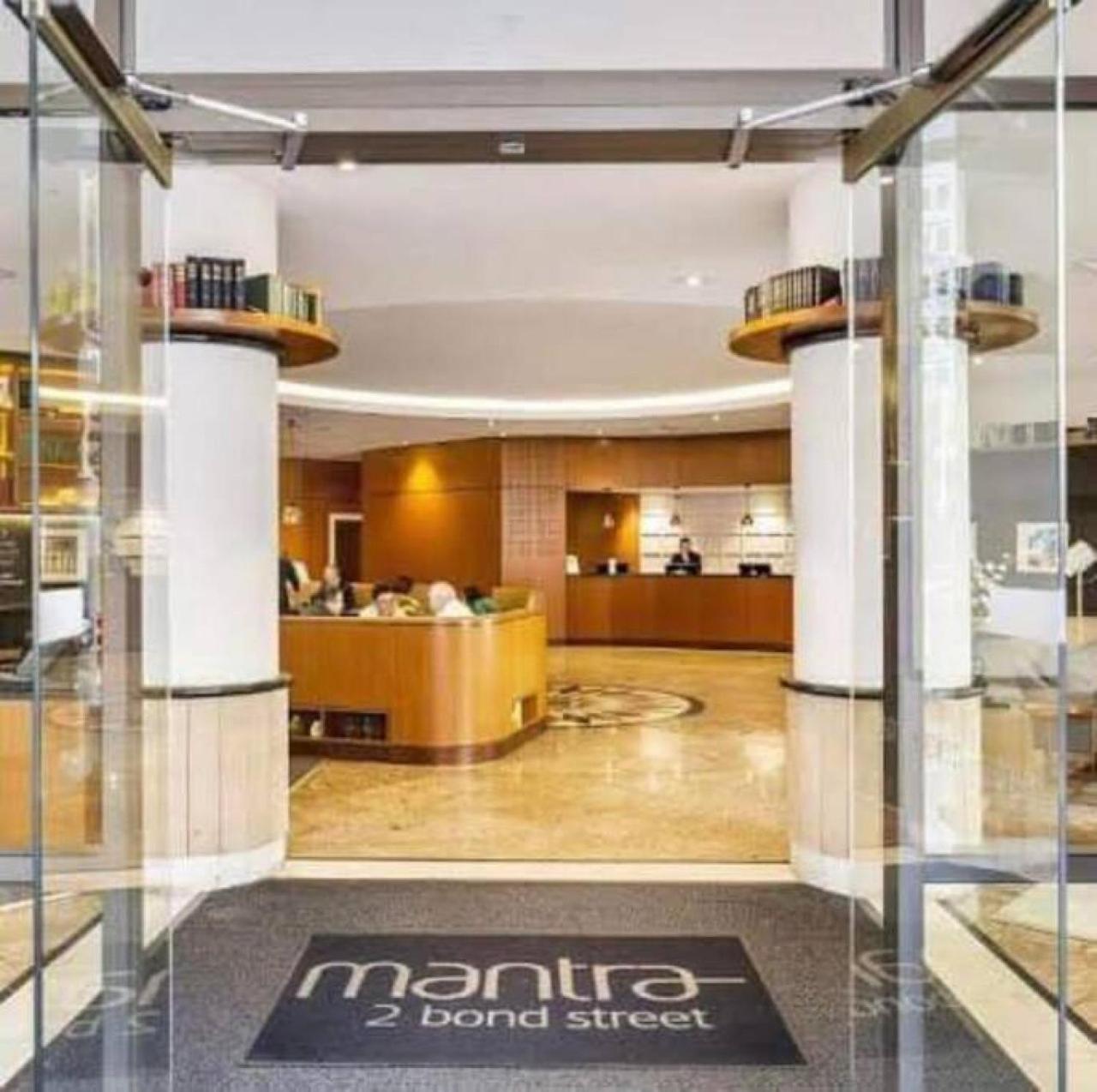 Spectacular 1 Bed Apartment in Sydney CBD with Gym