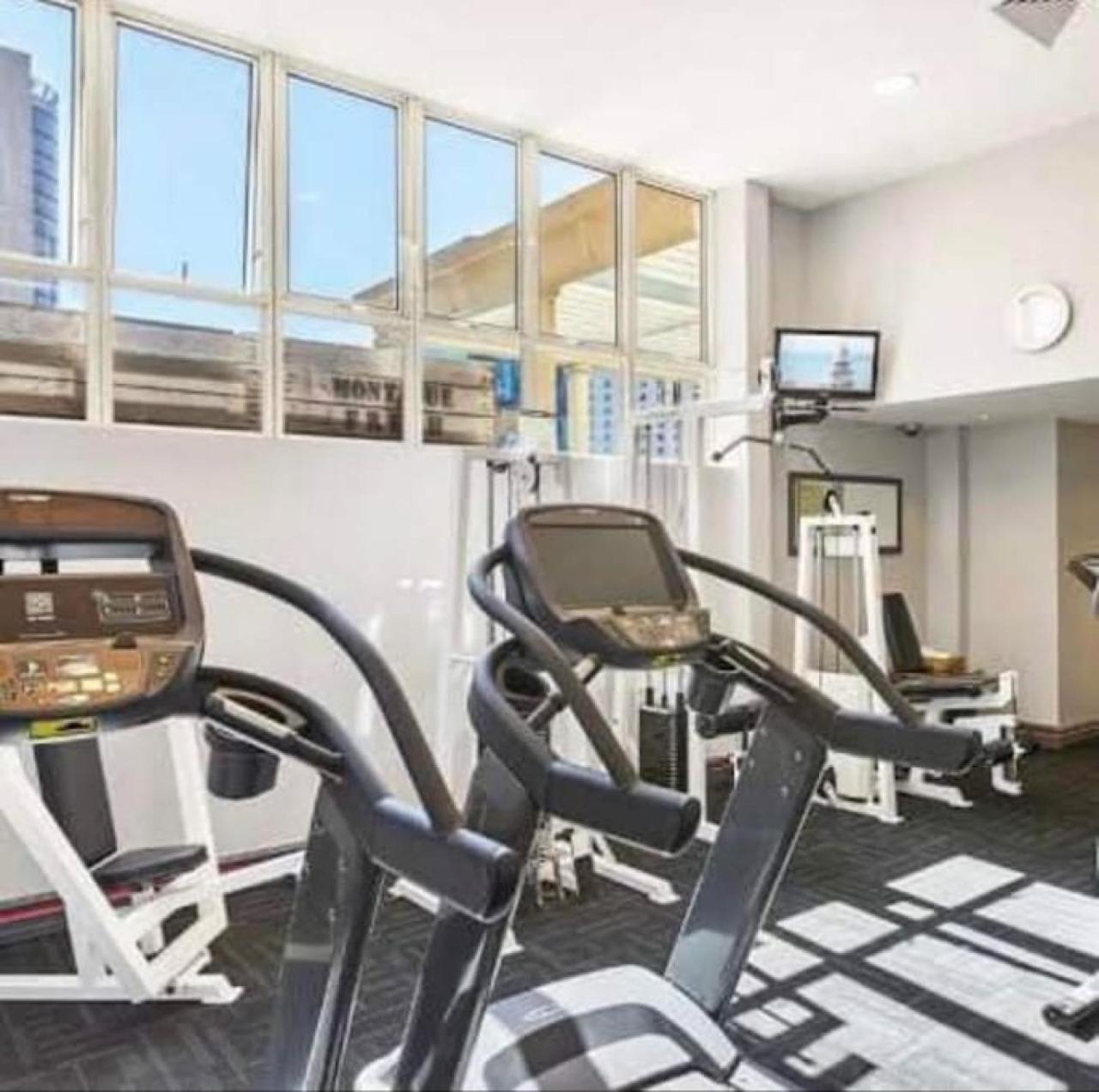 Spectacular 1 Bed Apartment in Sydney CBD with Gym