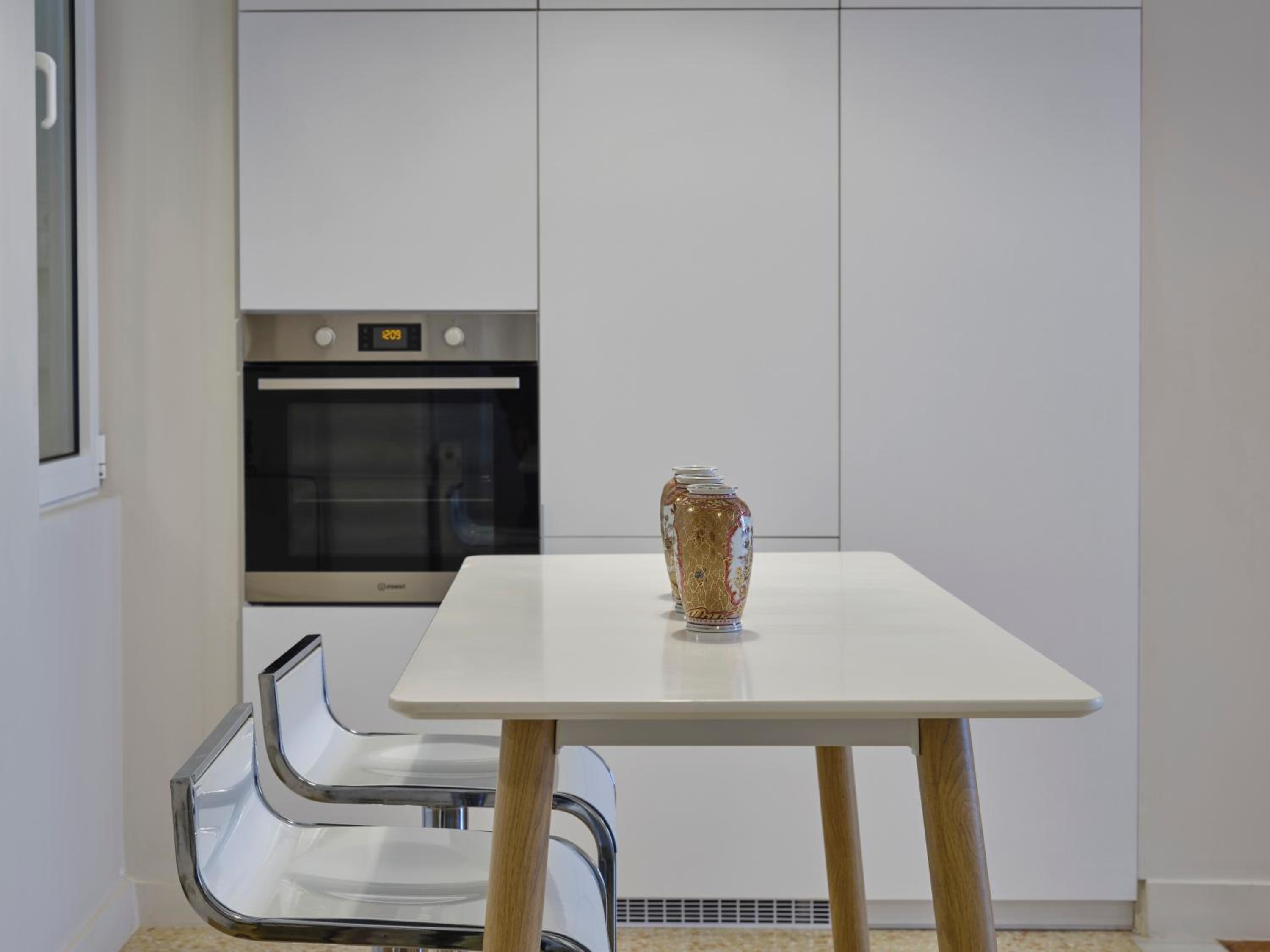 Quiet, central 2bd Apt, Kolonaki