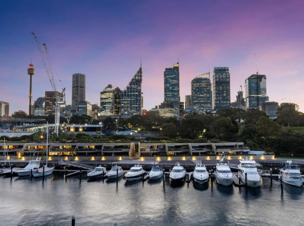 Spectacular Waterfront with Cosmopolitan Lifestyle