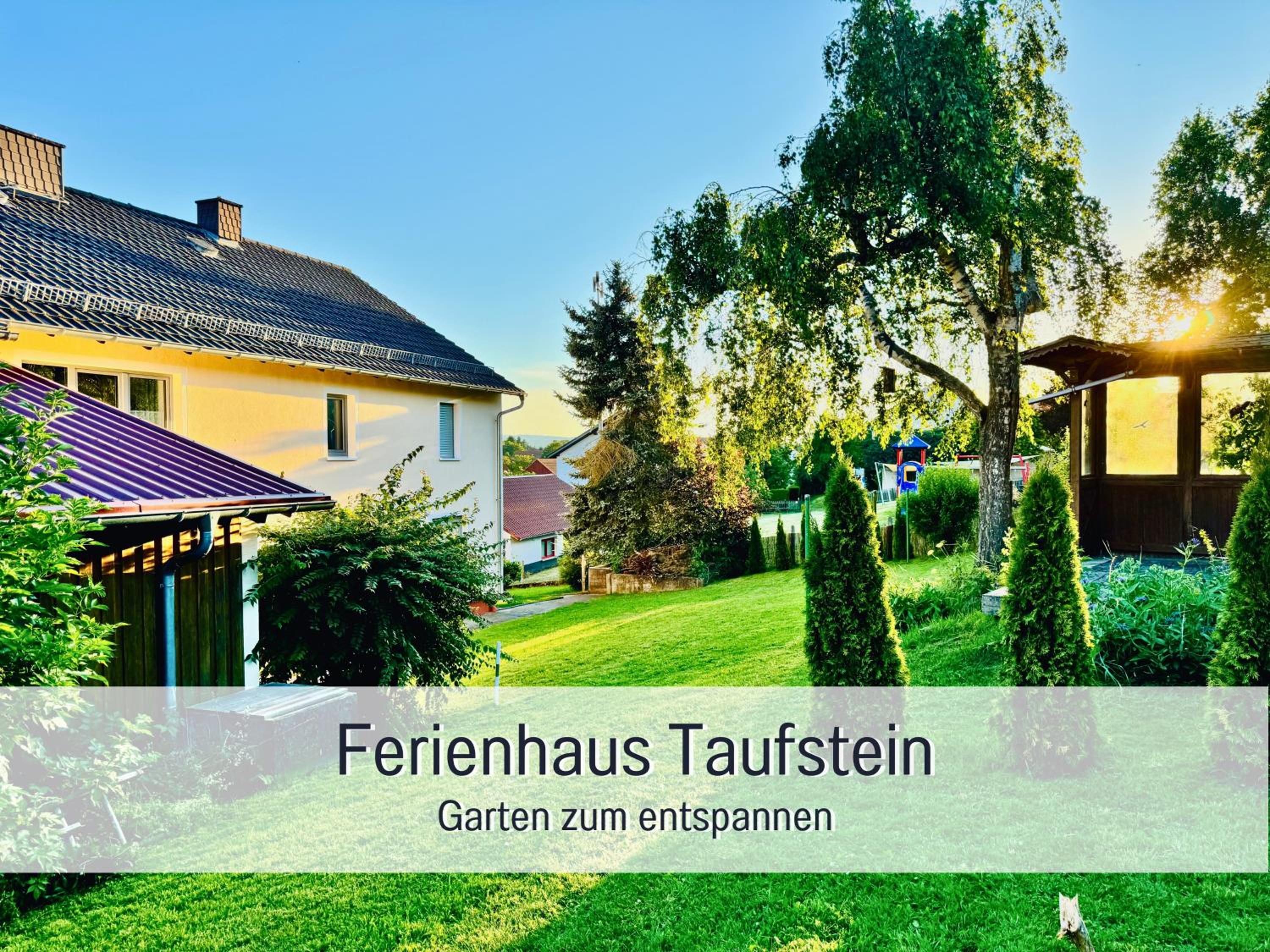 Großes Ferienhaus für 12 -17 Personen mit Whirlpool - Spielzimmer und Garten