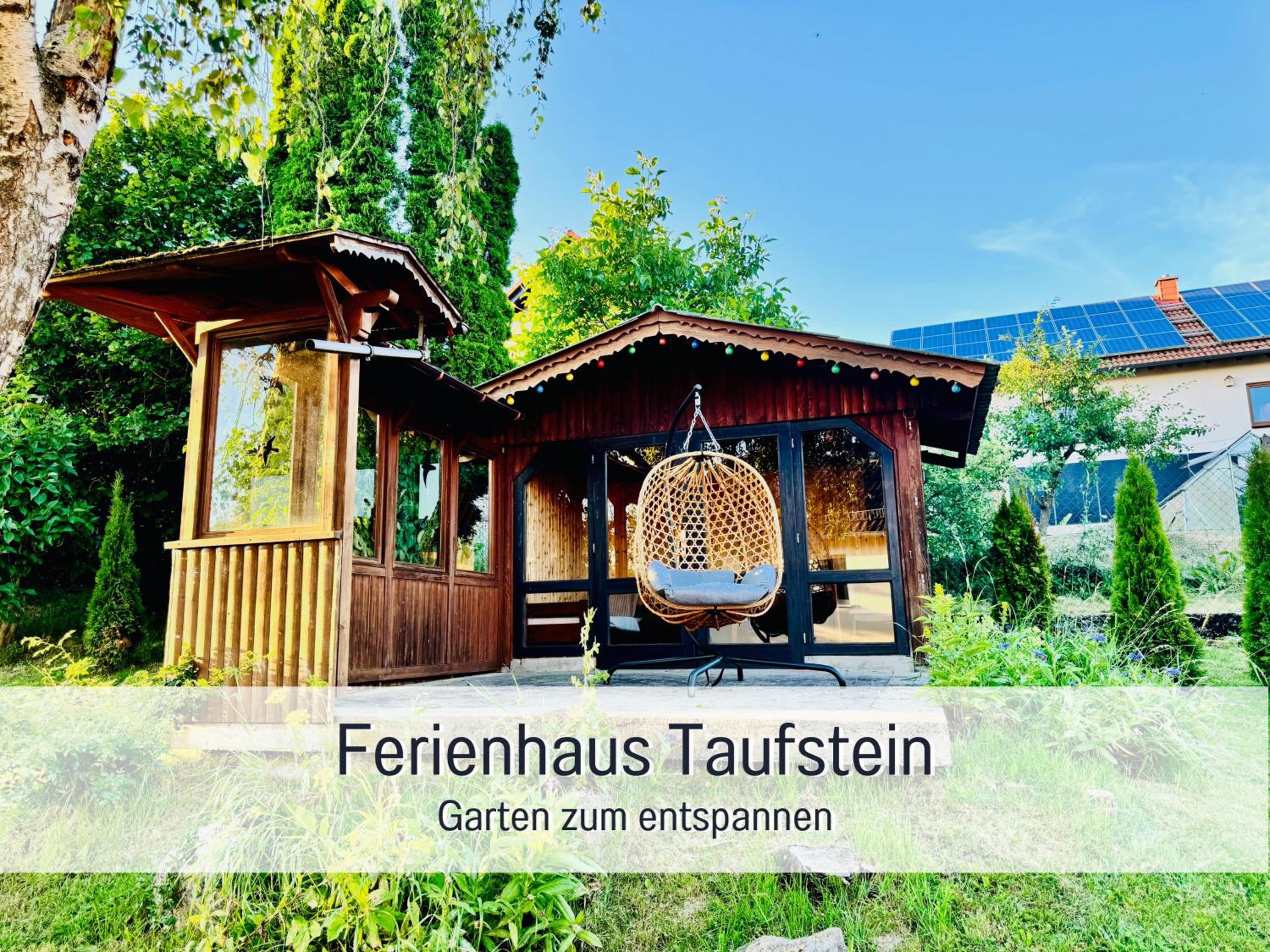 Großes Ferienhaus für 12 -17 Personen mit Whirlpool - Spielzimmer und Garten