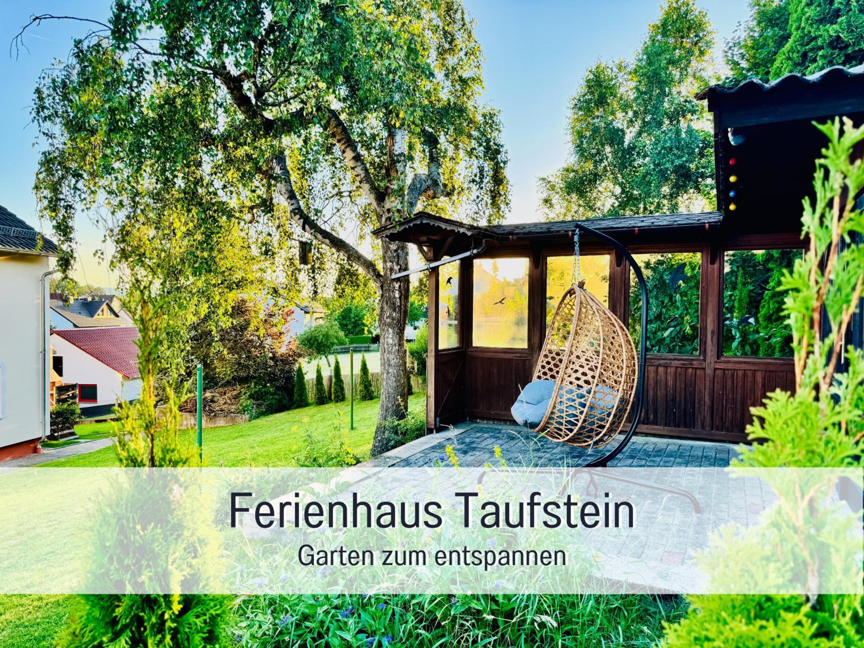 Großes Ferienhaus für 12 -17 Personen mit Whirlpool - Spielzimmer und Garten