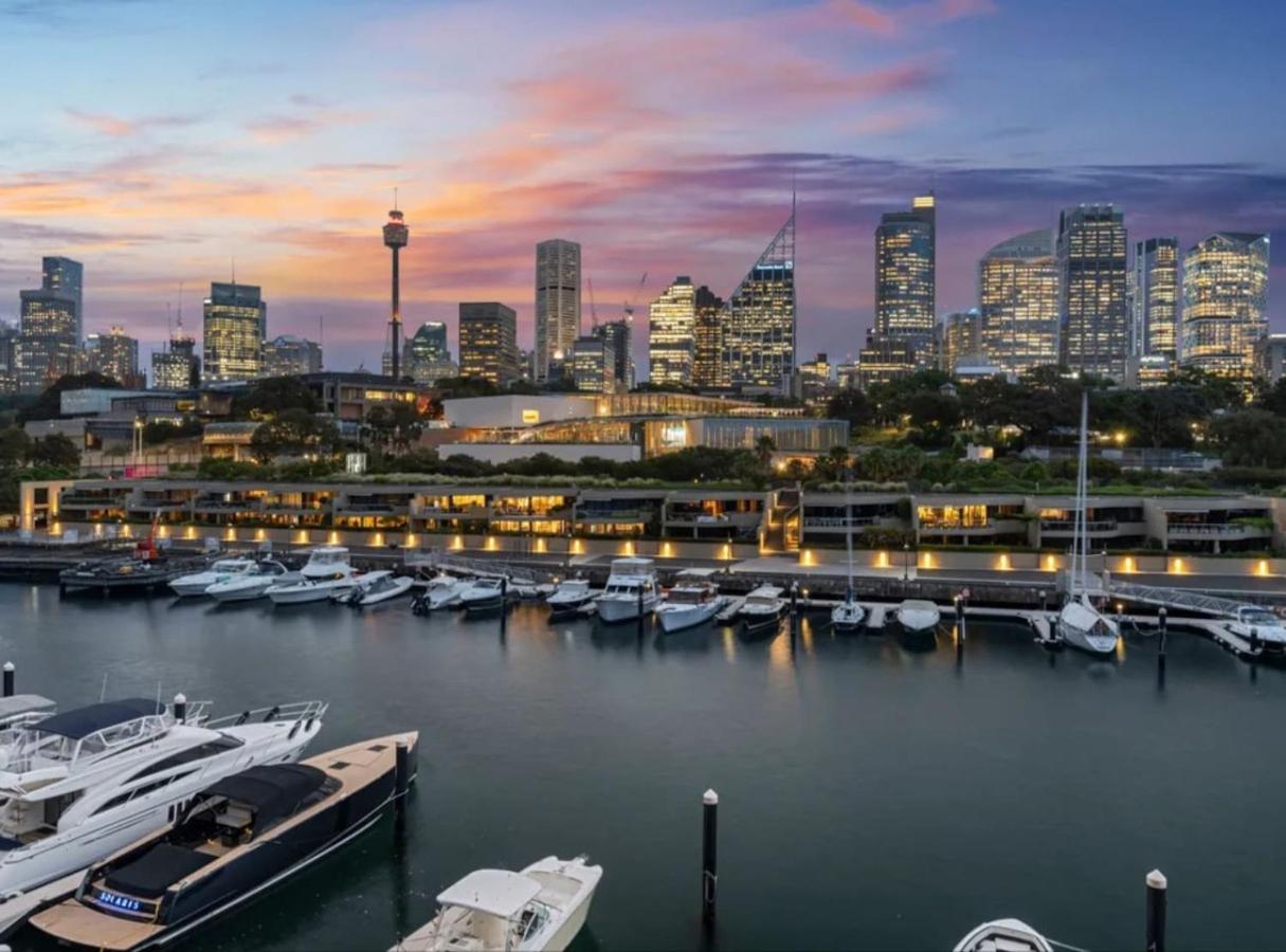 Spectacular Waterfront with Cosmopolitan Lifestyle