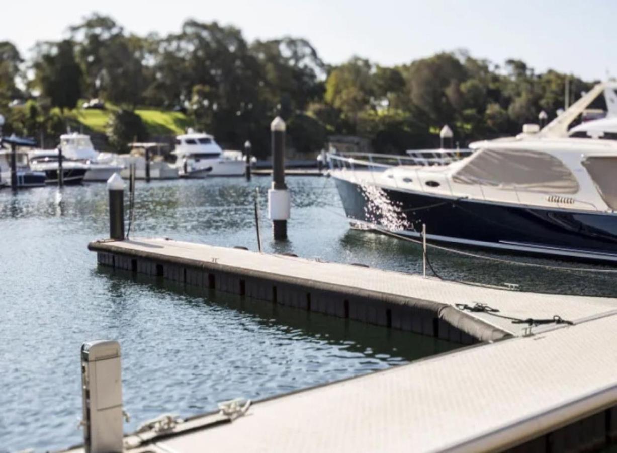 Spectacular Waterfront with Cosmopolitan Lifestyle