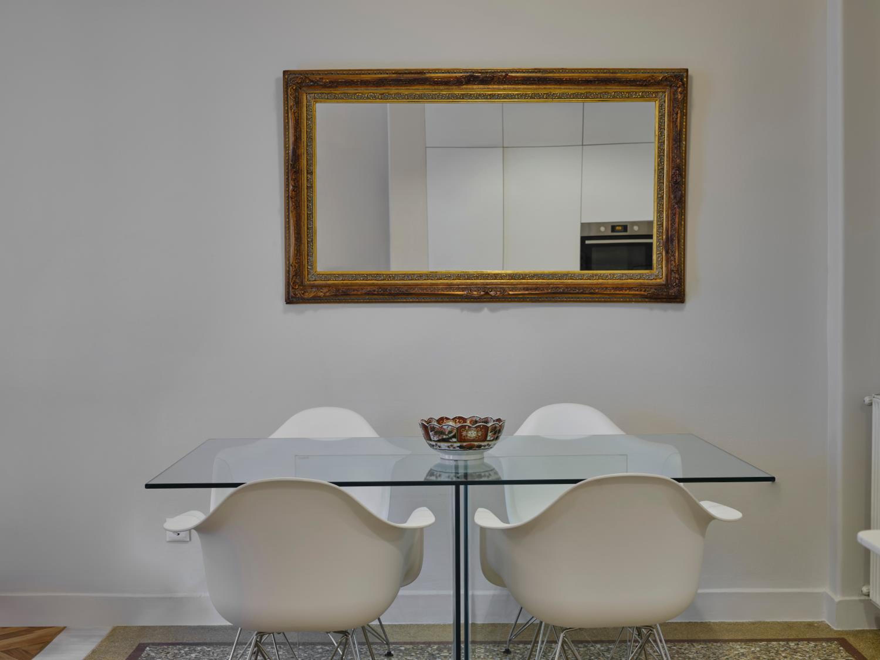Quiet, central 2bd Apt, Kolonaki