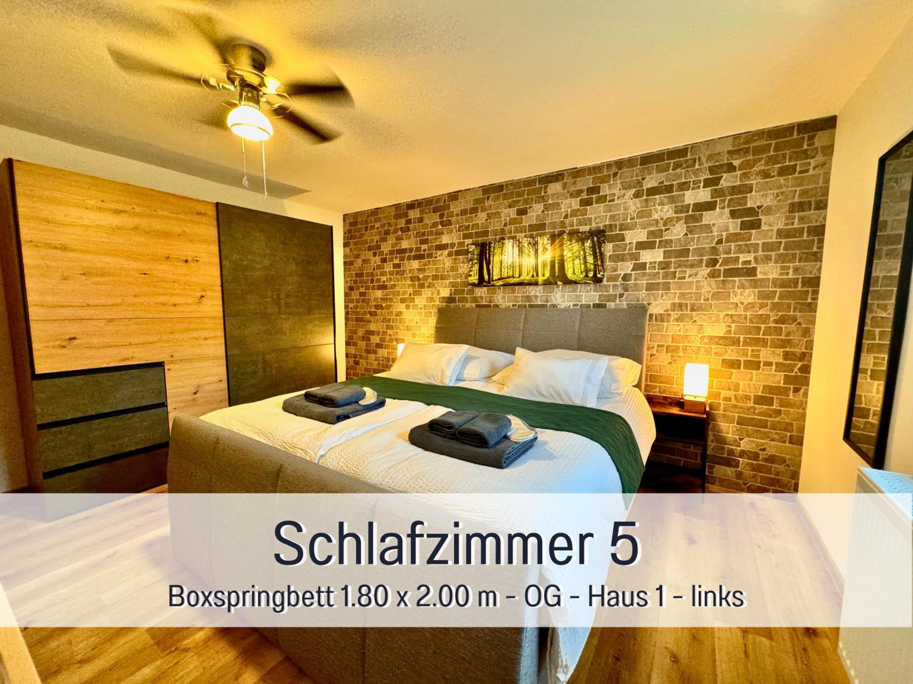 Großes Ferienhaus für 12 -17 Personen mit Whirlpool - Spielzimmer und Garten