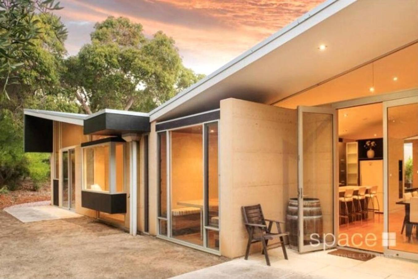 Selador- Couples Bush Retreat- Close To Beach & Town