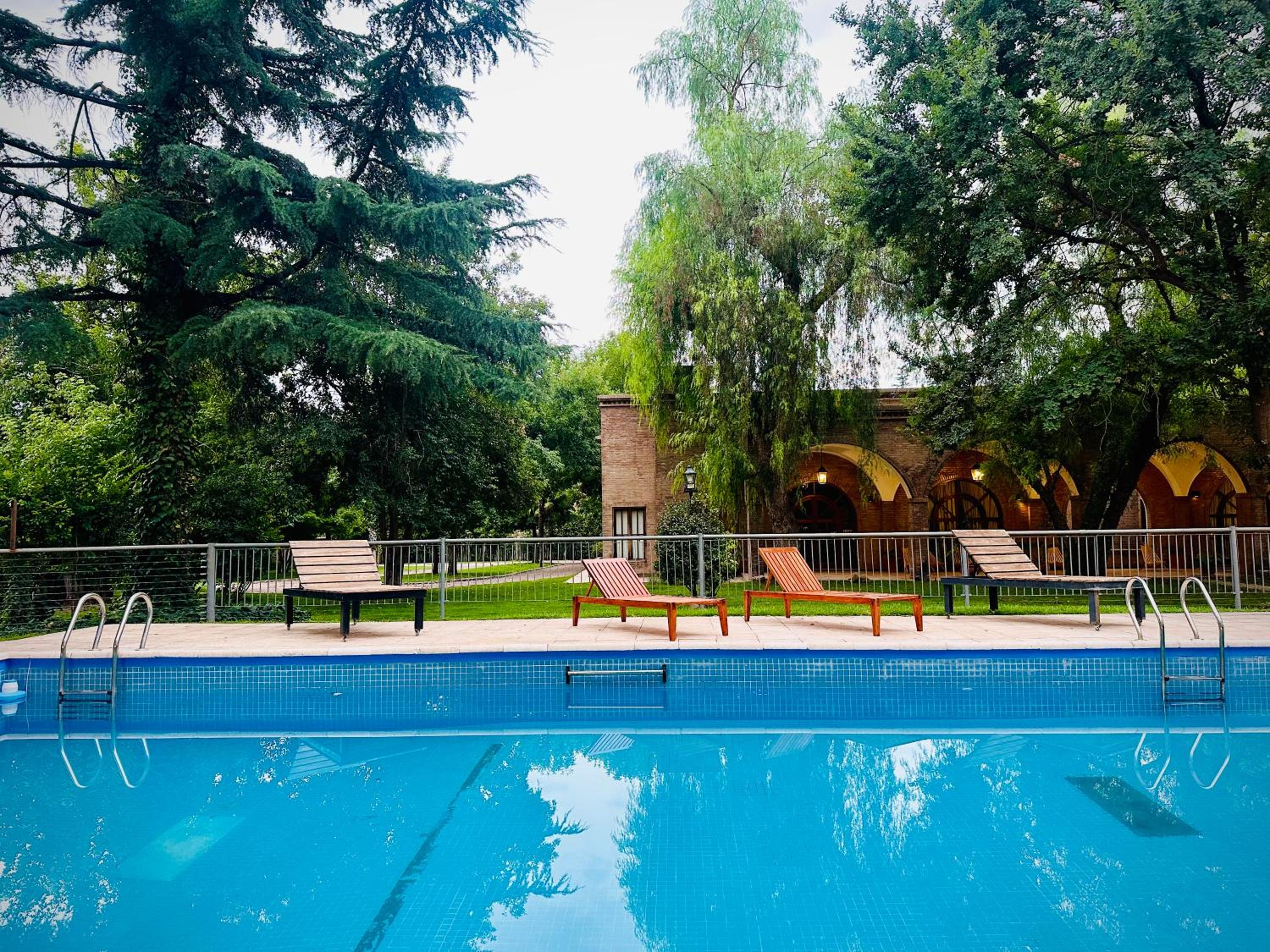 5 JOTAS DARRAGUEIRA Guest House & Loft