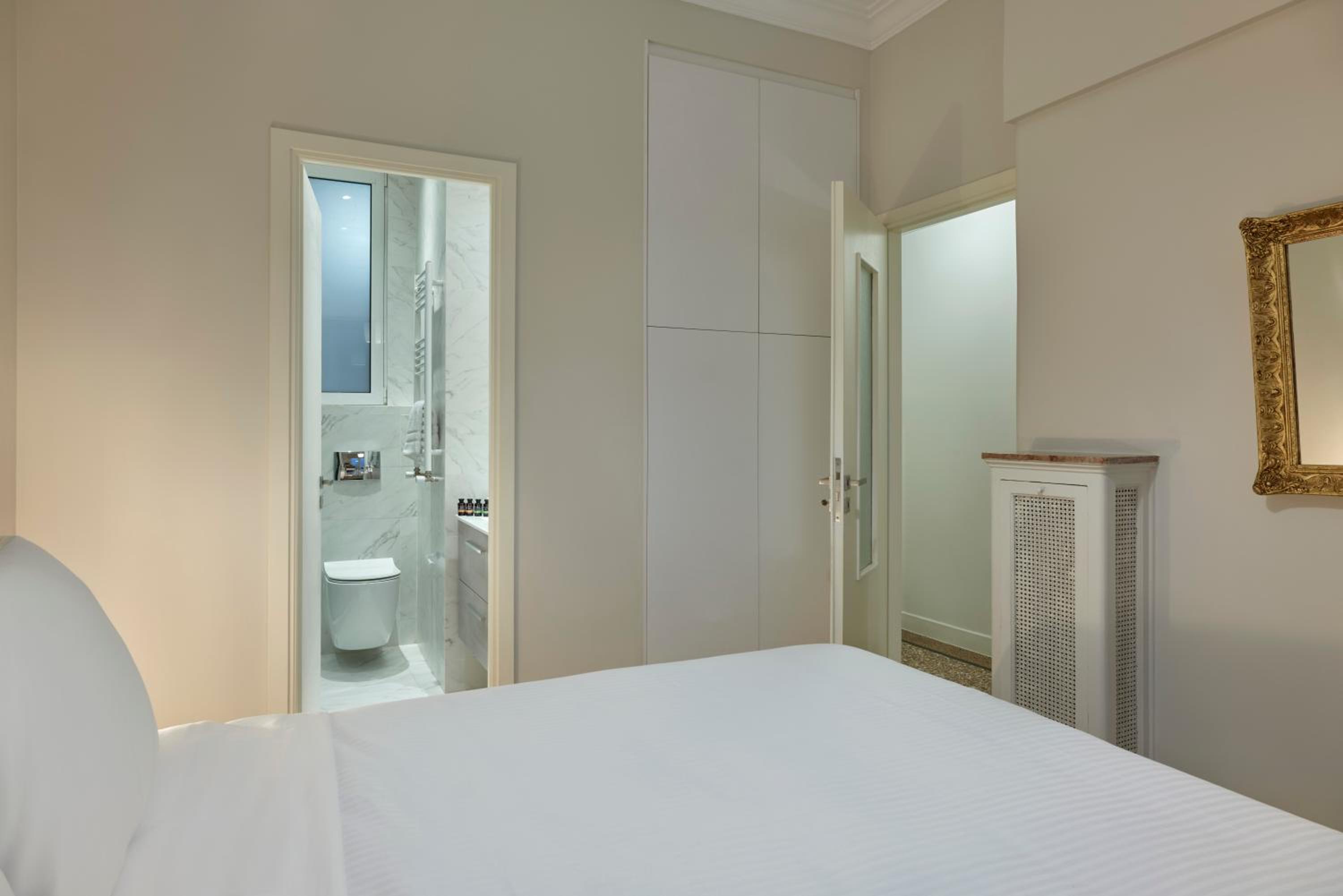Quiet, central 2bd Apt, Kolonaki