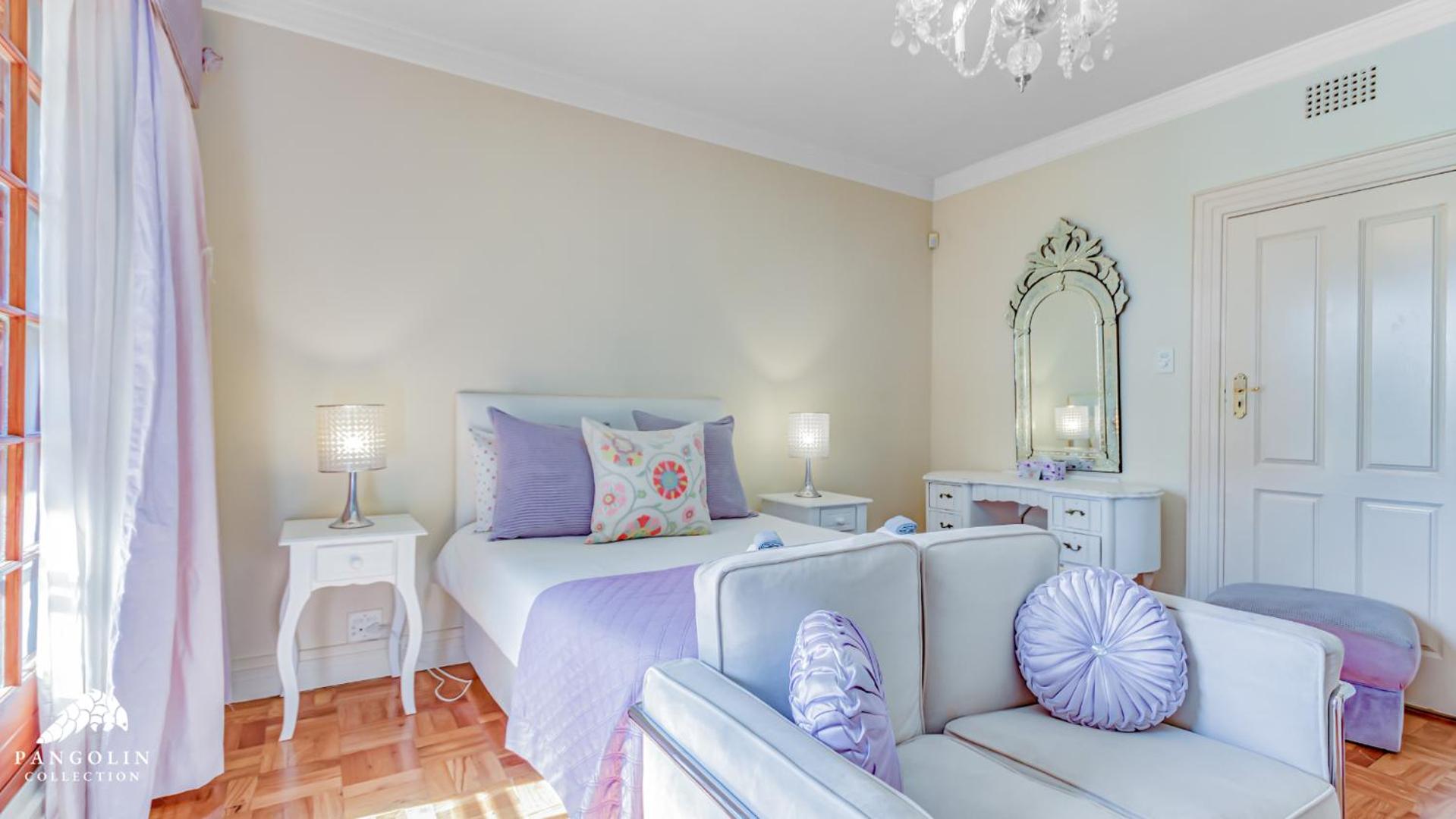 House Sunbeam, Guesthouse with breakfast and Self-catering cottage