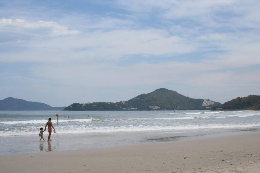 Casa Neves, ampla, próxima a Praia Grande
