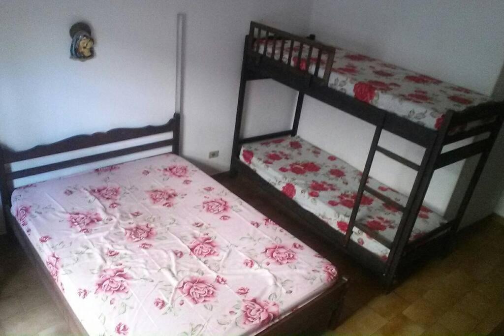 Casa Neves, ampla, próxima a Praia Grande
