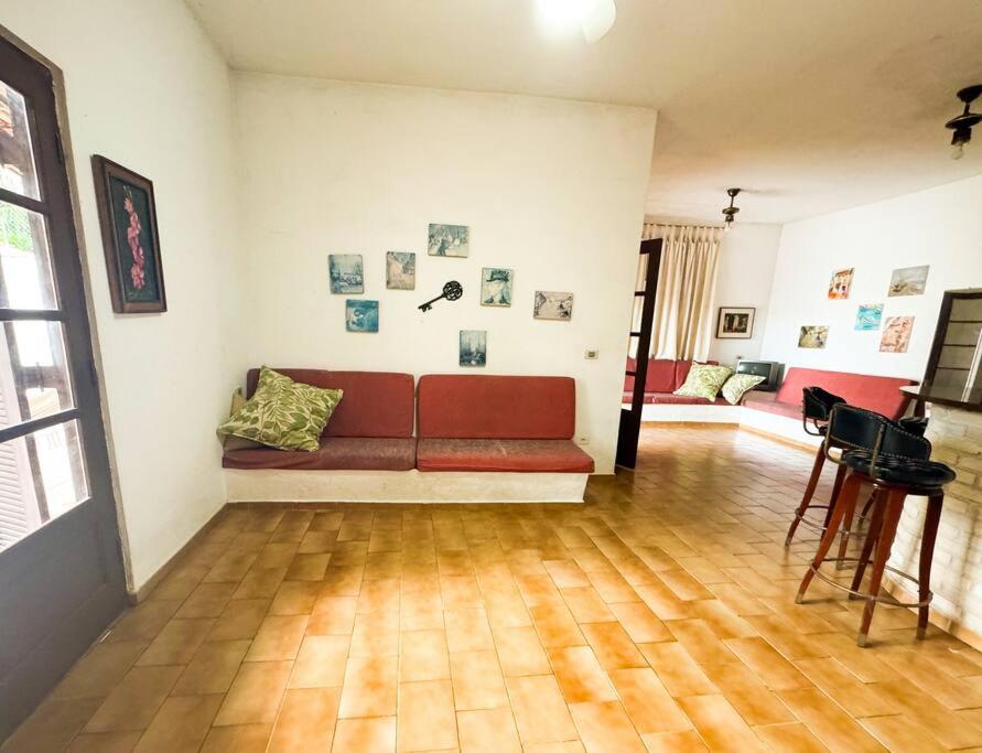 Casa Neves, ampla, próxima a Praia Grande