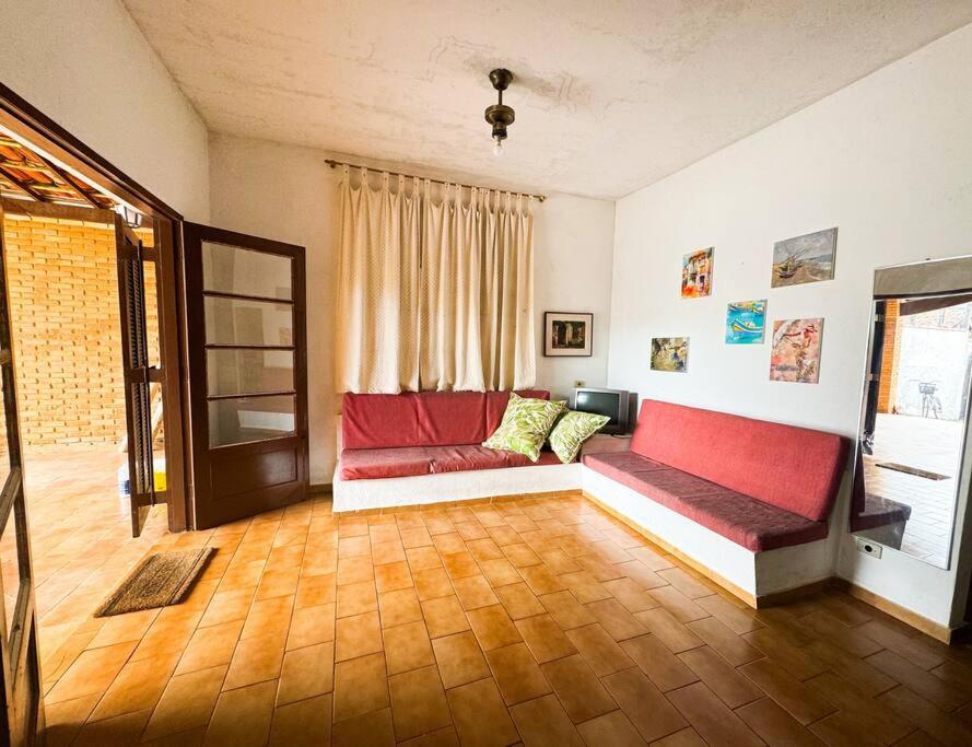 Casa Neves, ampla, próxima a Praia Grande