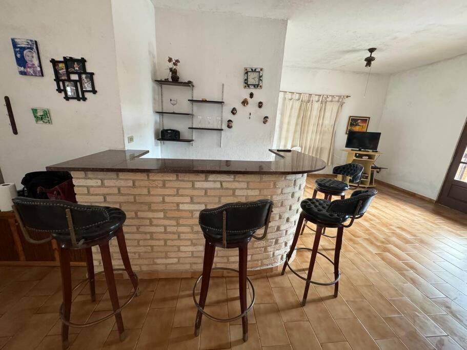 Casa Neves, ampla, próxima a Praia Grande