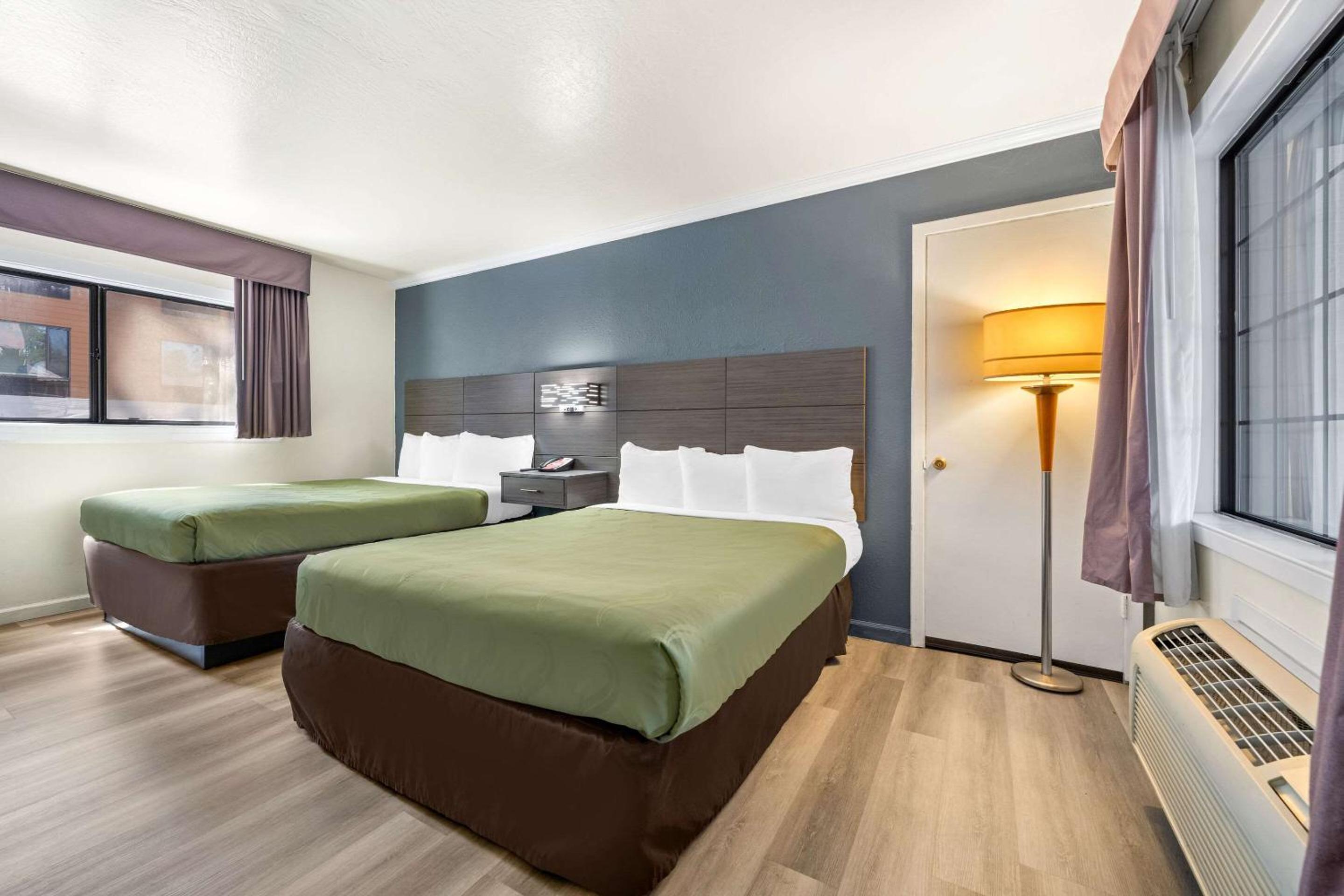 Lake Tahoe Vacations - Econo Lodge Inn Suites Heavenly Village Area - Property Image 33